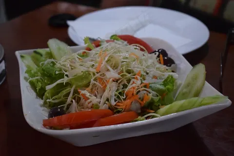 一碗绿色蔬菜沙拉图片 一碗绿色蔬菜沙拉图片