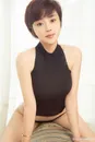 高清短发性感美女方圆图片