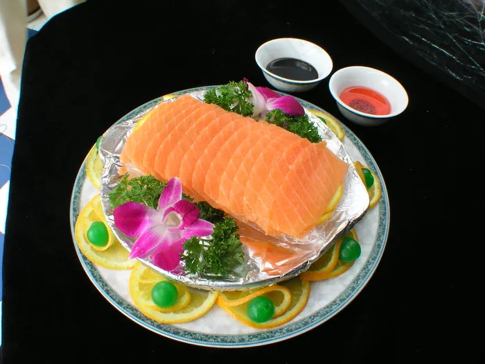  三纹鱼刺身  在