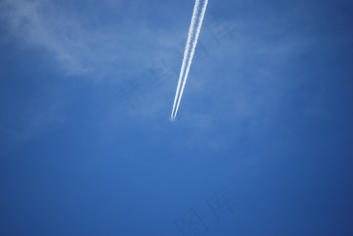 天空飞机云图片素材