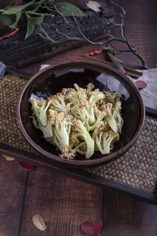干锅花菜美食摄影图