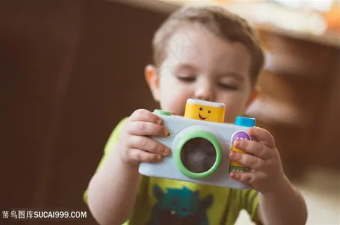 玩玩具的可爱宝宝 玩玩具的可爱宝宝