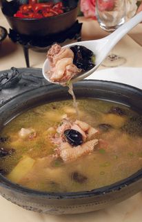 89XC-447岩耳茶油鸡