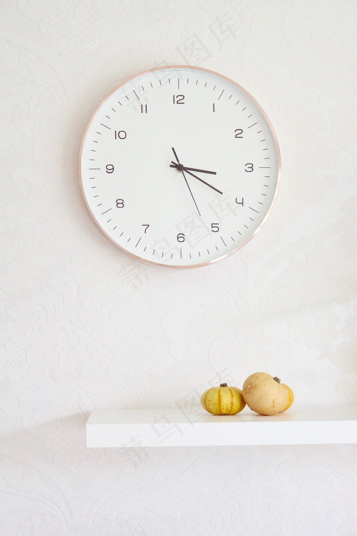 客厅墙壁挂钟图片