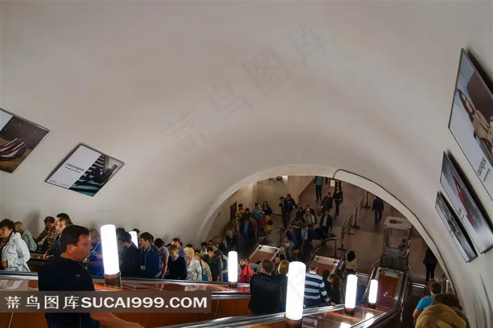 莫斯科地铁站电梯人流景观