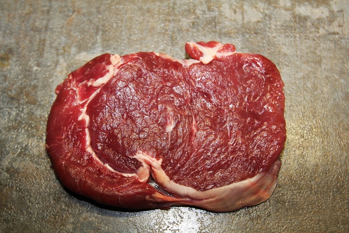 一块新鲜牛肉图片