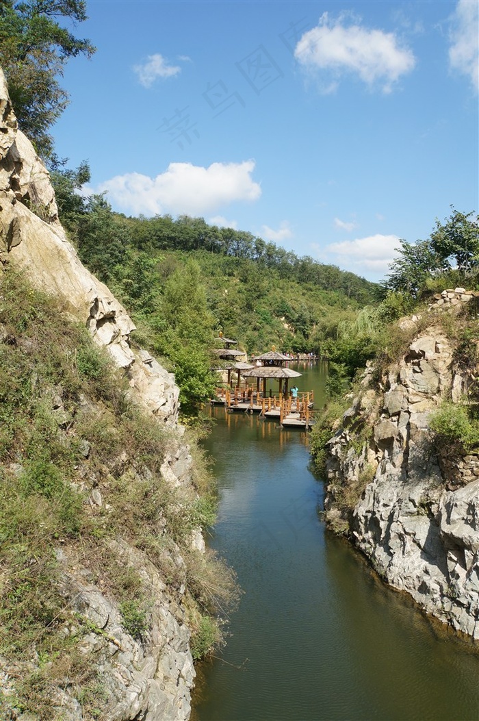 九如山山间建筑图片