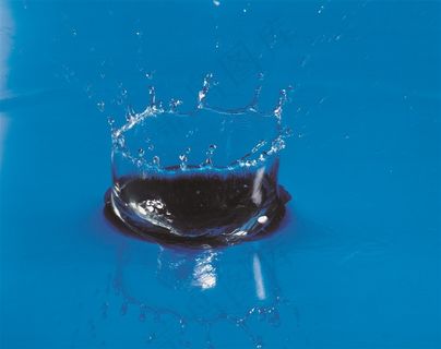 纯净水滴图片 纯净水滴图片