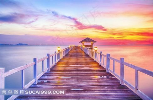 唯美黄昏海上木栈桥风景图片