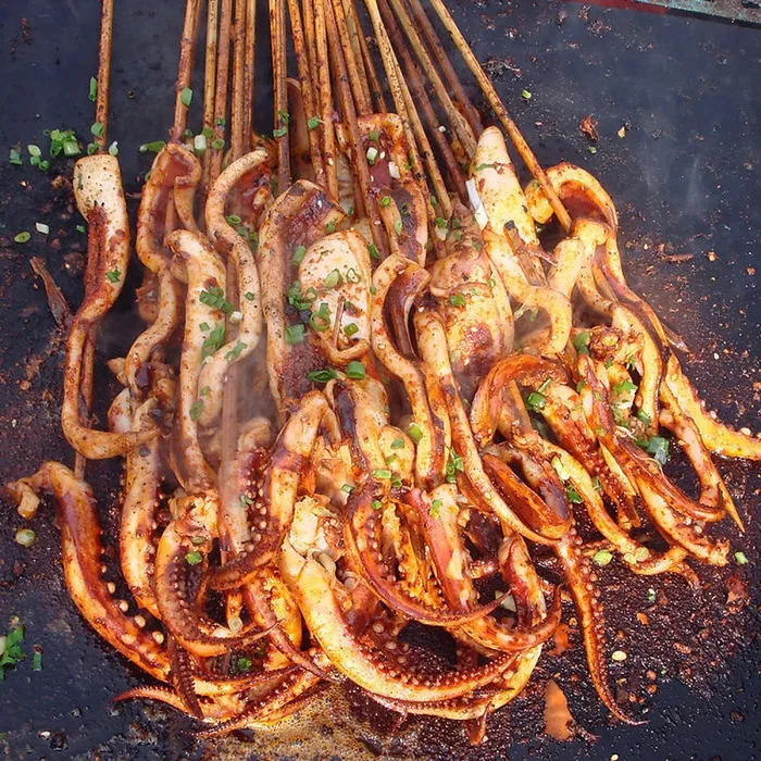 烧烤美食烤肉街边小吃油炸烤鱿鱼