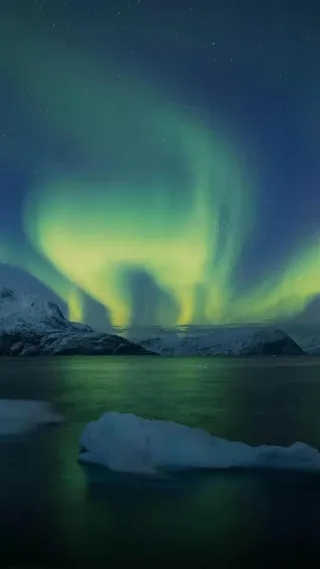 绿色极光壁纸图片