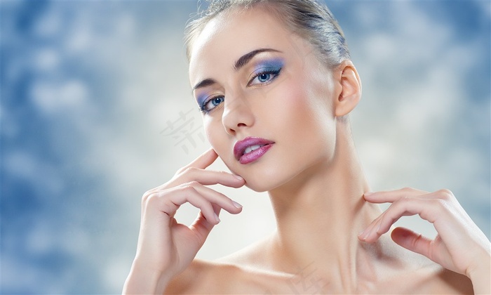 化着蓝色系妆容的美女高清图片美容图片