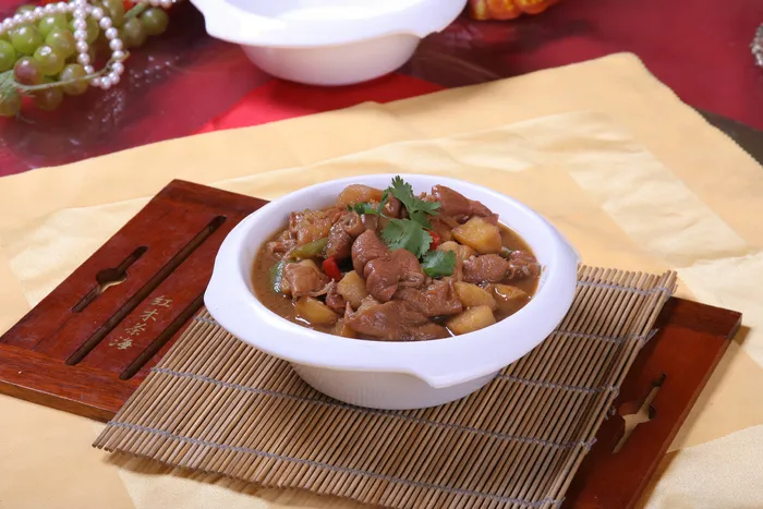 23 小碗肥肠炖土豆-保府人家
