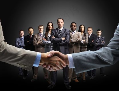 握手合作的商务人士职场人物