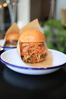 黄色美味汉堡摄影素材 黄色美味汉堡摄影素材