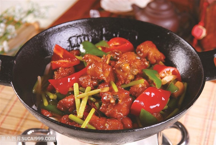 中华美食仲府干锅鸡摄影图