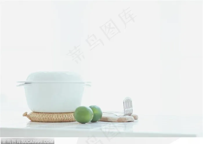 居家生活-桌面上的餐具