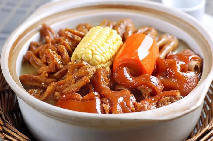 石锅煲类火锅川菜特色菜砂锅-玉米炖三爪 石锅煲类火锅川菜特色菜砂锅-玉米炖三爪