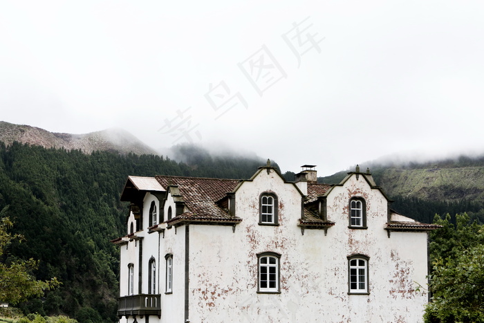 山间房屋图片