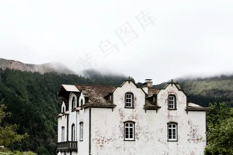 山间房屋图片