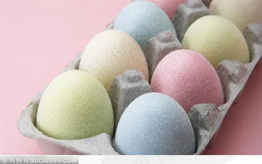 放在盒子里的彩色鸡蛋 放在盒子里的彩色鸡蛋