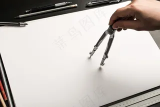 智能模板-用圆规在纸上画手绘场景样机