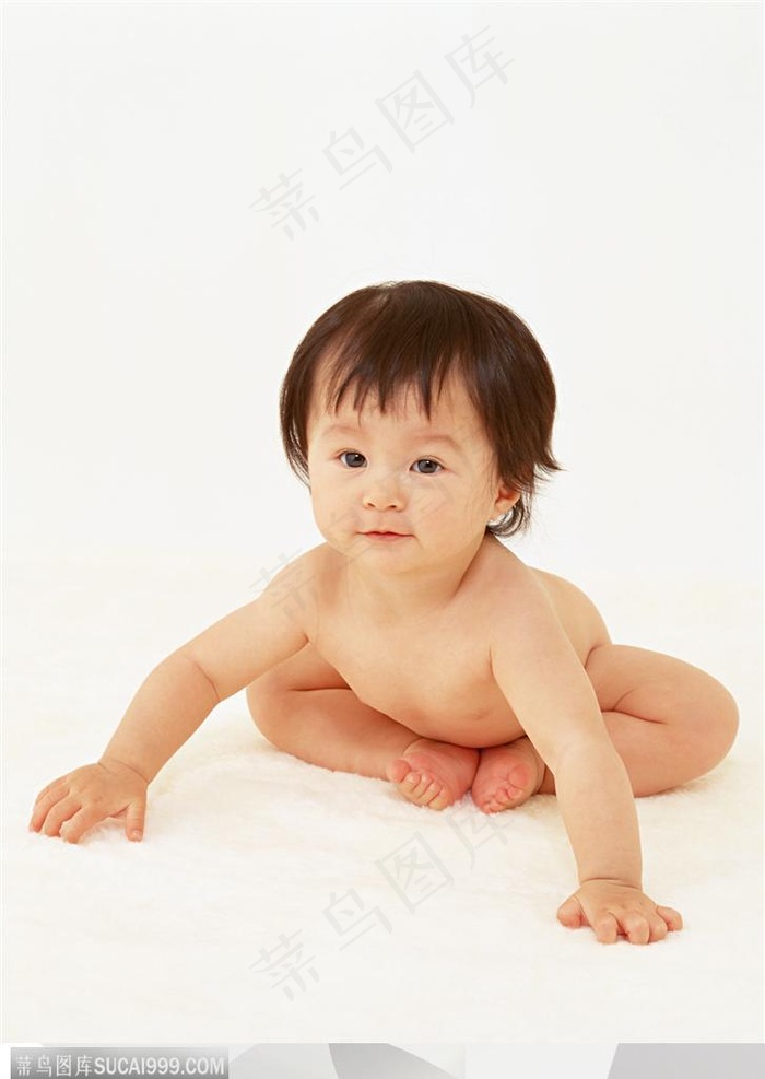 婴儿幼儿-坐着的可爱女婴