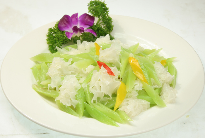 15 青笋炒银耳-根据地