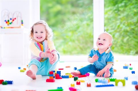 玩积木的小朋友 玩积木的小朋友