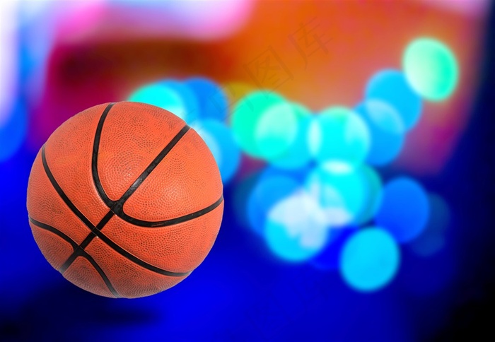 正在打篮球扣篮的运动健将高清图片