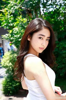 平祐奈白皙肌肤日本清纯女孩写真图片