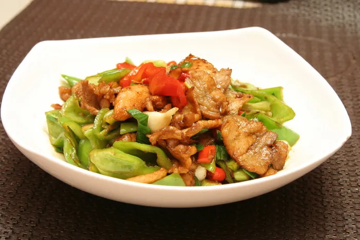 农家小炒肉 16元