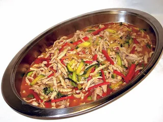 3自助餐泰式猪肉