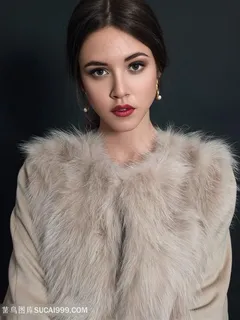 穿皮草的美女图片写真 穿皮草的美女图片写真