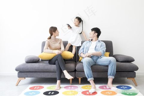 商务男士 小女孩 幸福家庭 温馨家庭 全家福 一家三口 温馨 职业女性