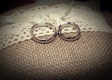 情侣白金对戒图片