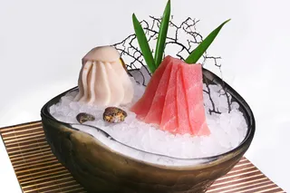 红白金枪鱼刺身改28元=50克