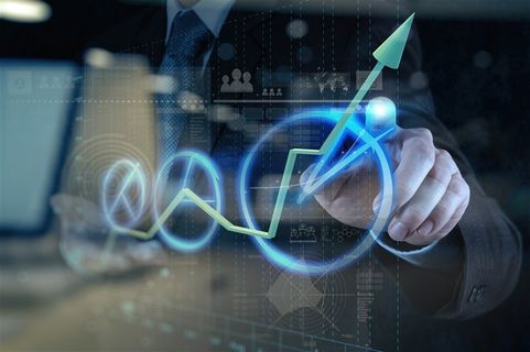 手指蓝色商务数据箭头的商务人士高清图片