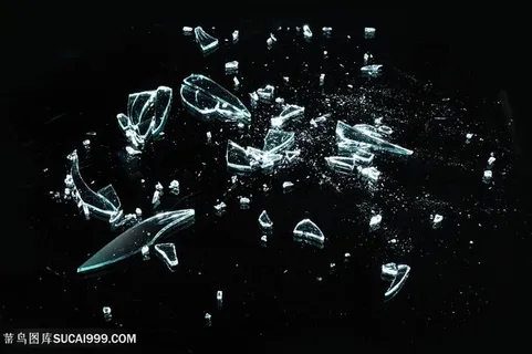 破碎的玻璃创意高清图