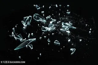 破碎的玻璃创意高清图