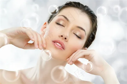 气泡中的外国女模特高情摄影图