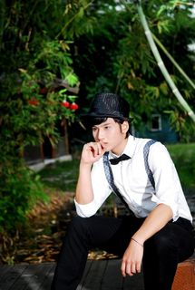 幸福恋人开心田园外拍摄影