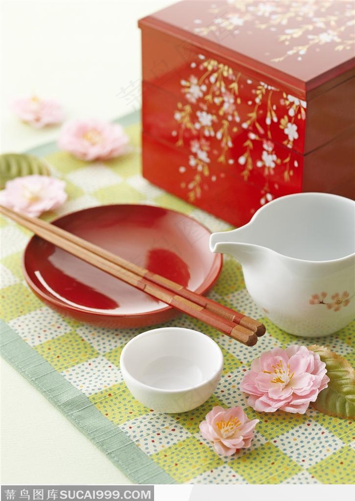 日本传统元素-精美的食品礼盒和餐具
