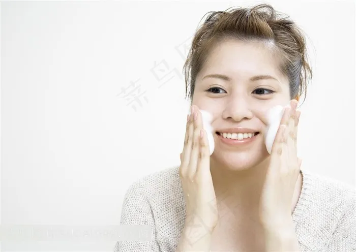 女性脸部皮肤保养高清图片
