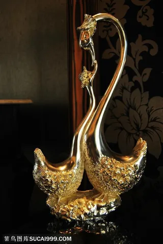 两只高清天鹅雕塑素材