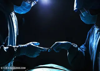 辛苦做手术的医生人物高清图