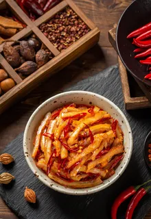 夏季香辣牛肚肉丝美食摄影图