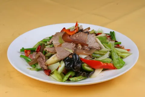 小炒带皮牛 26元 小炒带皮牛 26元