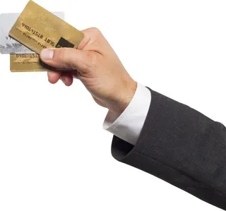 手中的卡片 PNG免抠