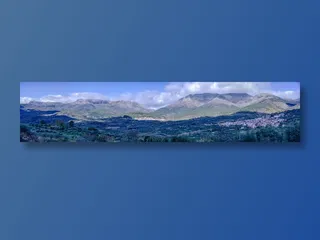 绿色高山远景图片